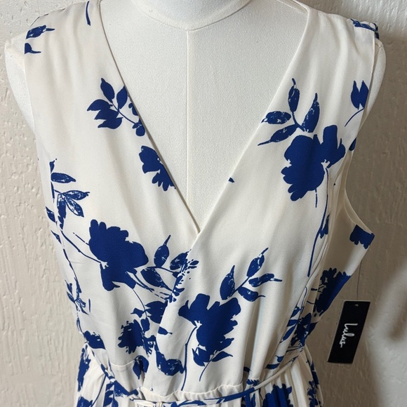 NWT Lulu’s Lindsie Blue/White Floral Print Pleated Wrap Maxi Dress Women XL - Picture 4 of 16